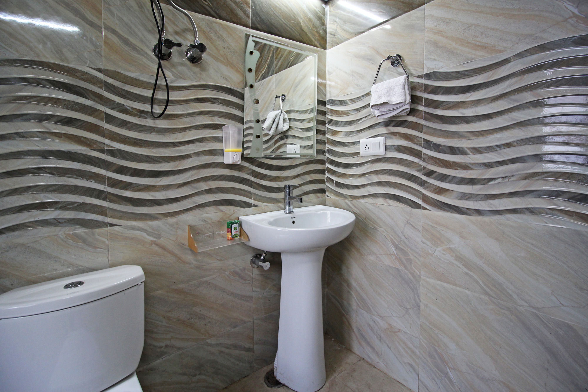 Oyo 5248 Surbee Resorts Mussoorie Kültér fotó